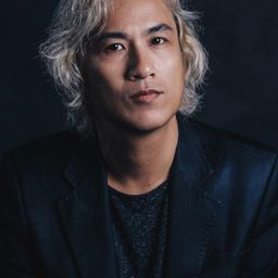 Ely Buendia 飾演 Rex