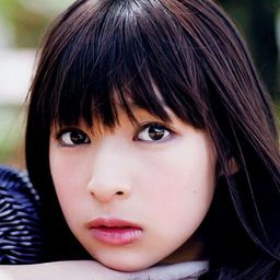 日南響子 飾演 Maya