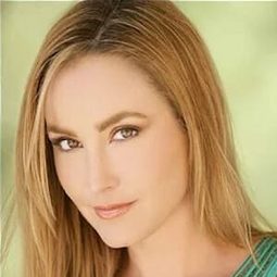 Aimee Brooks - 絞肉機復活人演員 飾演Jamie