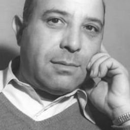 Bobby Barber 飾演 Room Service Waiter (uncredited)