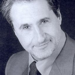 Marcello Santoni - 驅魔人外傳演員 飾演Dutch Farmer