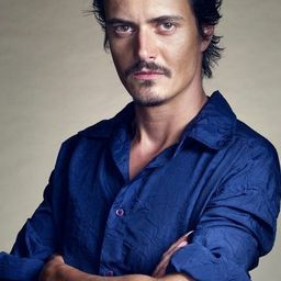 Keresztes Tamás 飾演 Stefan