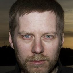 Anderz Eide 飾演 Jens