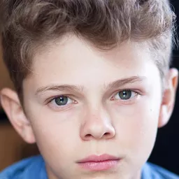 馬勒姆派昆 飾演 Léo