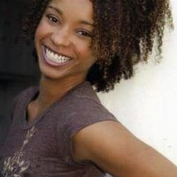 Jennifer Cormack 飾演 College Student