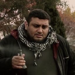 Charly Velasco 飾演 Leandro