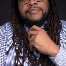 克里斯汀·羅賓遜 飾演 Capital A