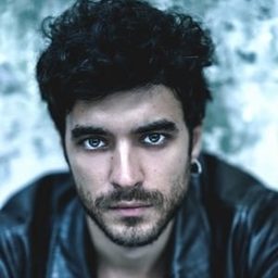 Filippo Gattuso 飾演 Knives