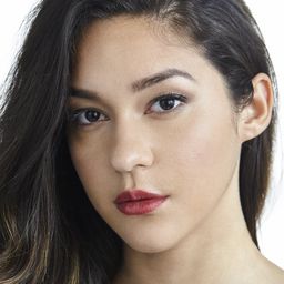 Monica Rae Summers Gonzalez - 鳥與蜜蜂演員 飾演Off-Broadway Bartender