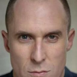 安德魯·布魯克 飾演 Fye