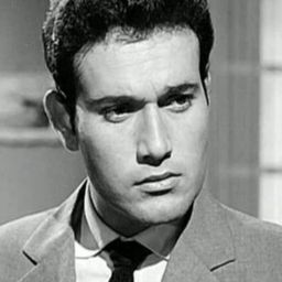 Mohamed Sultan 飾演 Hossam Al Deen