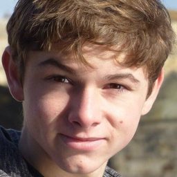 伯蒂斯特弗羅利艾 飾演 Antoine Demarescau