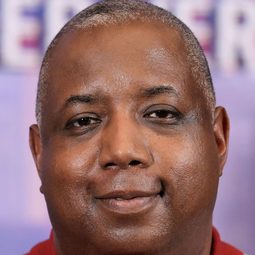 甘鮑華斯 - 蜘蛛俠：飛躍蜘蛛宇宙導演