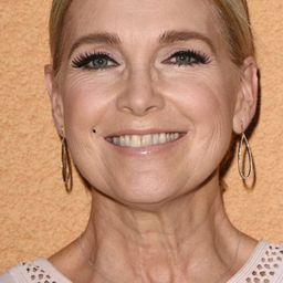 Melissa Reeves 飾演 Georgina