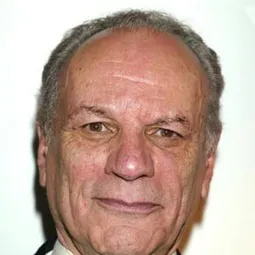 菲克特·亞哥 飾演 Sgt. Richard Marum