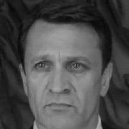 Aleksandr Slastin 飾演 