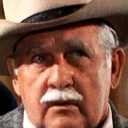 George DeNormand 飾演 Employer (uncredited)