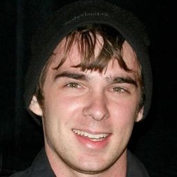 尼克·拉夏威 飾演 Marcus