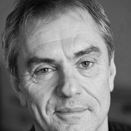 Henri Chassé 飾演 Gaétan