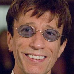 Robin Gibb 飾演 Self - Vocals