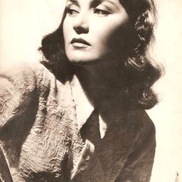 Dominique Blanchar 飾演 Sister Maria of the Assumption