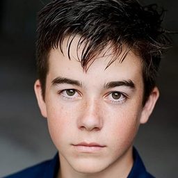 Tyler Huth 飾演 Carter