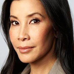 Lisa Ling 飾演 Self