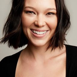 Megan McGown 飾演 Marie