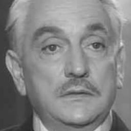 Jean-Paul Moulinot 飾演 Dr. La Barbinais