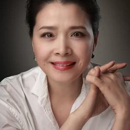 蘇藝娟 飾演 Big Sister Hong