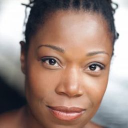 Michele Austin 飾演 Leila Ragueneau