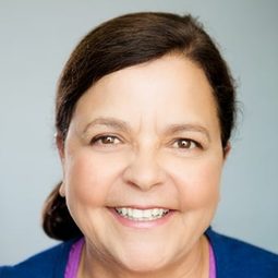 Lisa Costanza - Beachworld演員 飾演Gomez (voice)