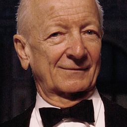 Peter Matic 飾演 Ignatz Mayrhofer