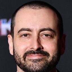 Brad Winderbaum 飾演 Self - Executive Producer