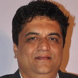 史旺南德·柯爾奇烈 飾演 Dipankar Desai