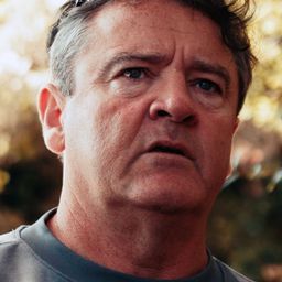 Kevin Karrick 飾演 Sands