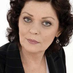 Elżbieta Jarosik 飾演 Grandma Matylda