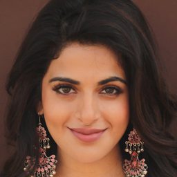 伊斯瓦莉亞·梅農 飾演 Rekha