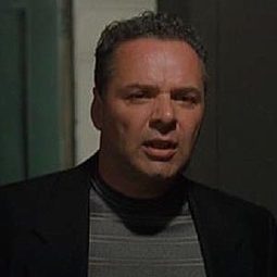 Nicholas Pasco - 黑幫第二代演員 飾演Freddy the Watch