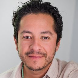 Jesse Santoyo - 怪奇寶貝演員 飾演Cop