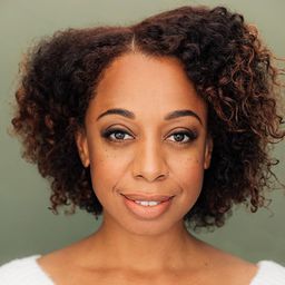 Jammie Patton 飾演 Miss Conway