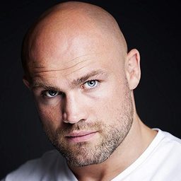 Cathal Pendred - 康納·麥奎格：惡名遠播演員 飾演Self