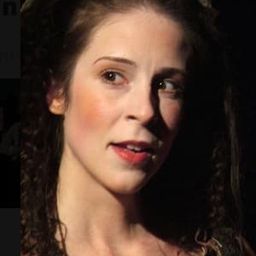 Pálfi Katalin 飾演 Rita