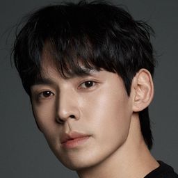 姜亨碩 飾演 Kwon-woo