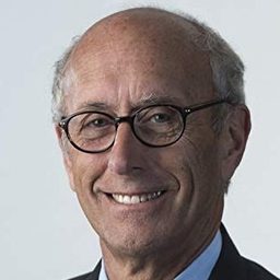 Paul Kandarian - 高弧慢球演員 飾演Clark