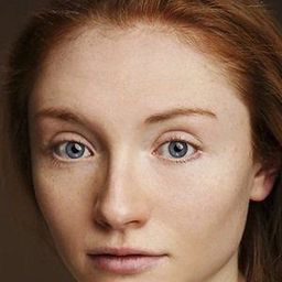 Ailbhe Cowley 飾演 Tamar