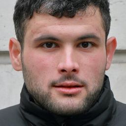 Mohamed Seddiki 飾演 Victor