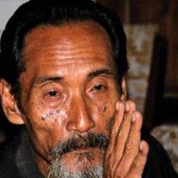 Fajar Suharno 飾演 Juno's Uncle