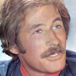 Jeff Blynn 飾演 Willy la bestia