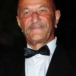 Coşkun Göğen - 科幻豪傑總動員演員 飾演Cungo